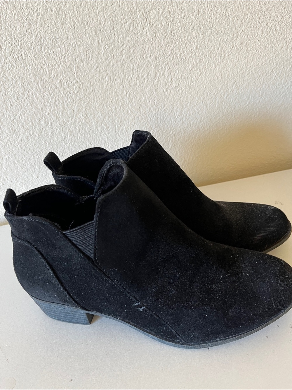 Arizona Jean Company Black Suede Ankle Booties